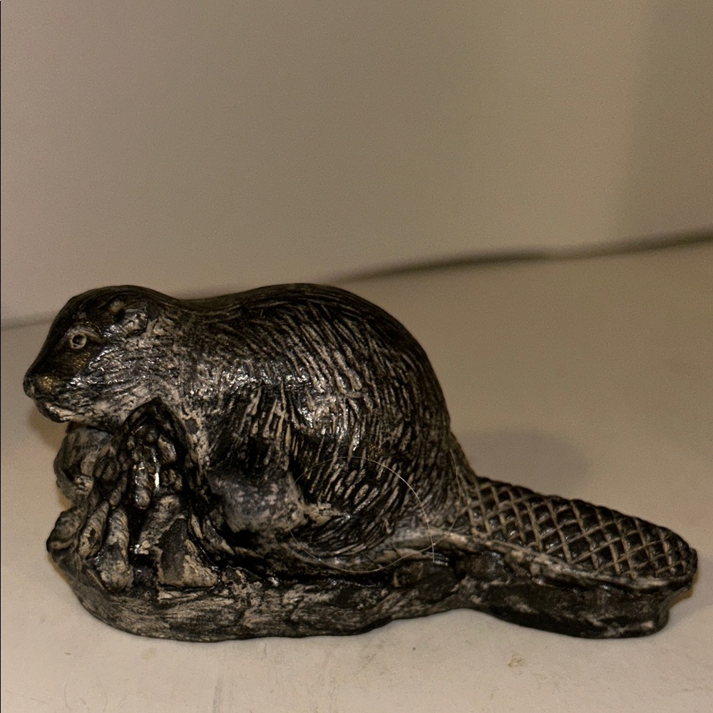 vintage Wolf Original Beaver Sculpture.